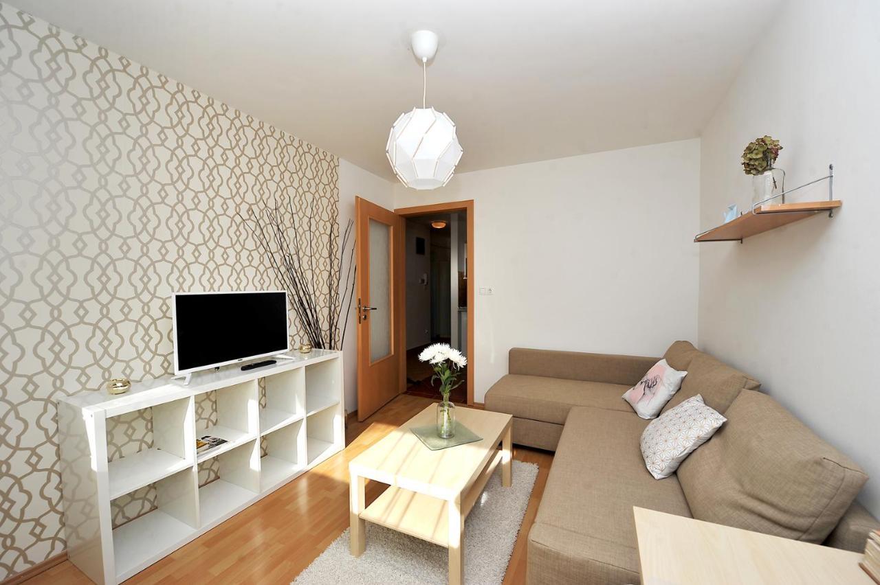 Ihome Apartment 5.0 Pecs Bagian luar foto